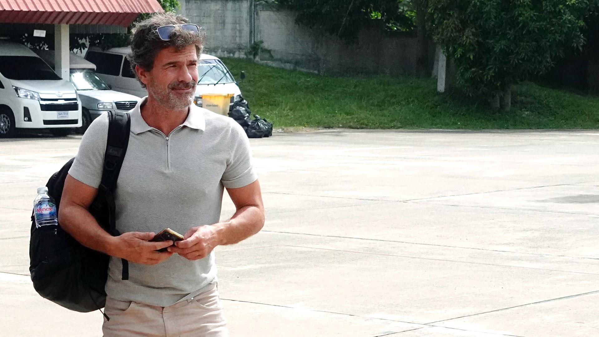 El actor español Rodolfo Sancho, padre del sospechoso de asesinato Daniel Sancho, en una de las visitas a su hijo detenido en una prisión en la isla de Koh Samui, al sur de Tailandia