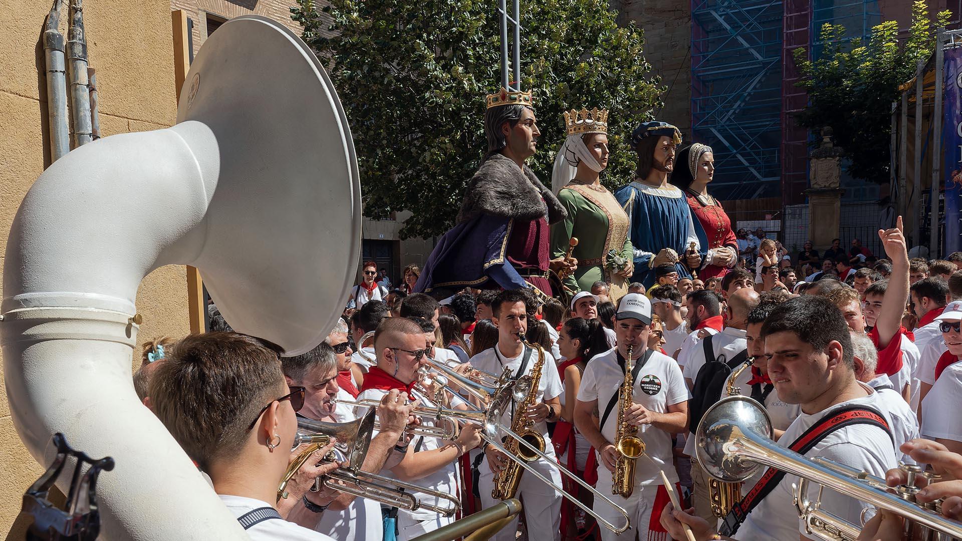 Fotos del cohete de las fiestas de Viana