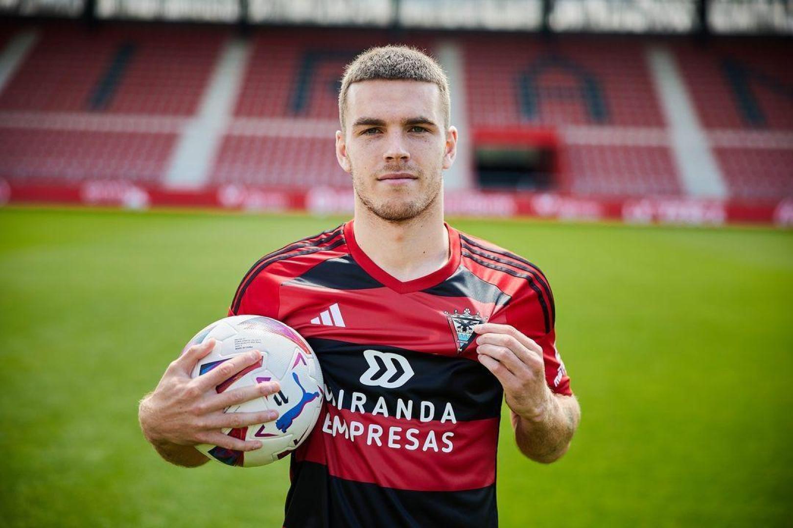 Diego Moreno, en su presentación con el Mirandés