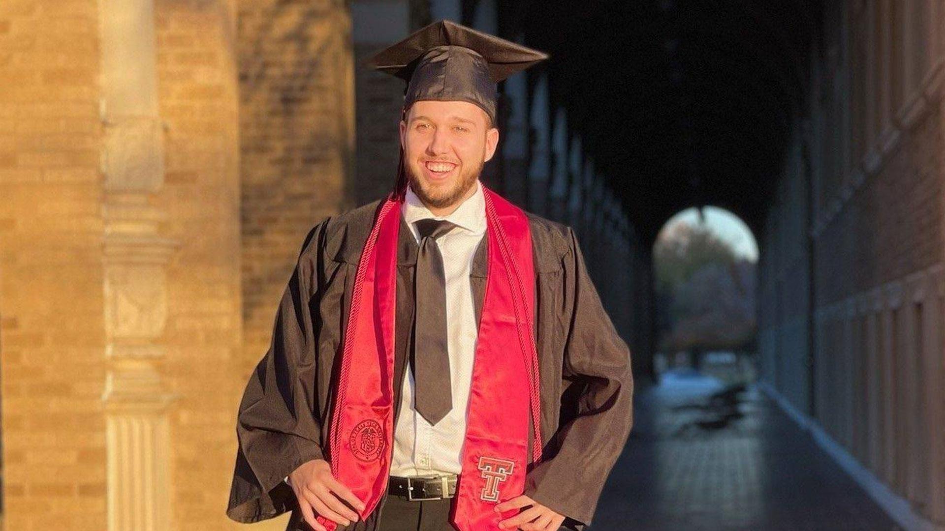 Miguel Barrena Galiano, el día de su graduación en Texas Tech University