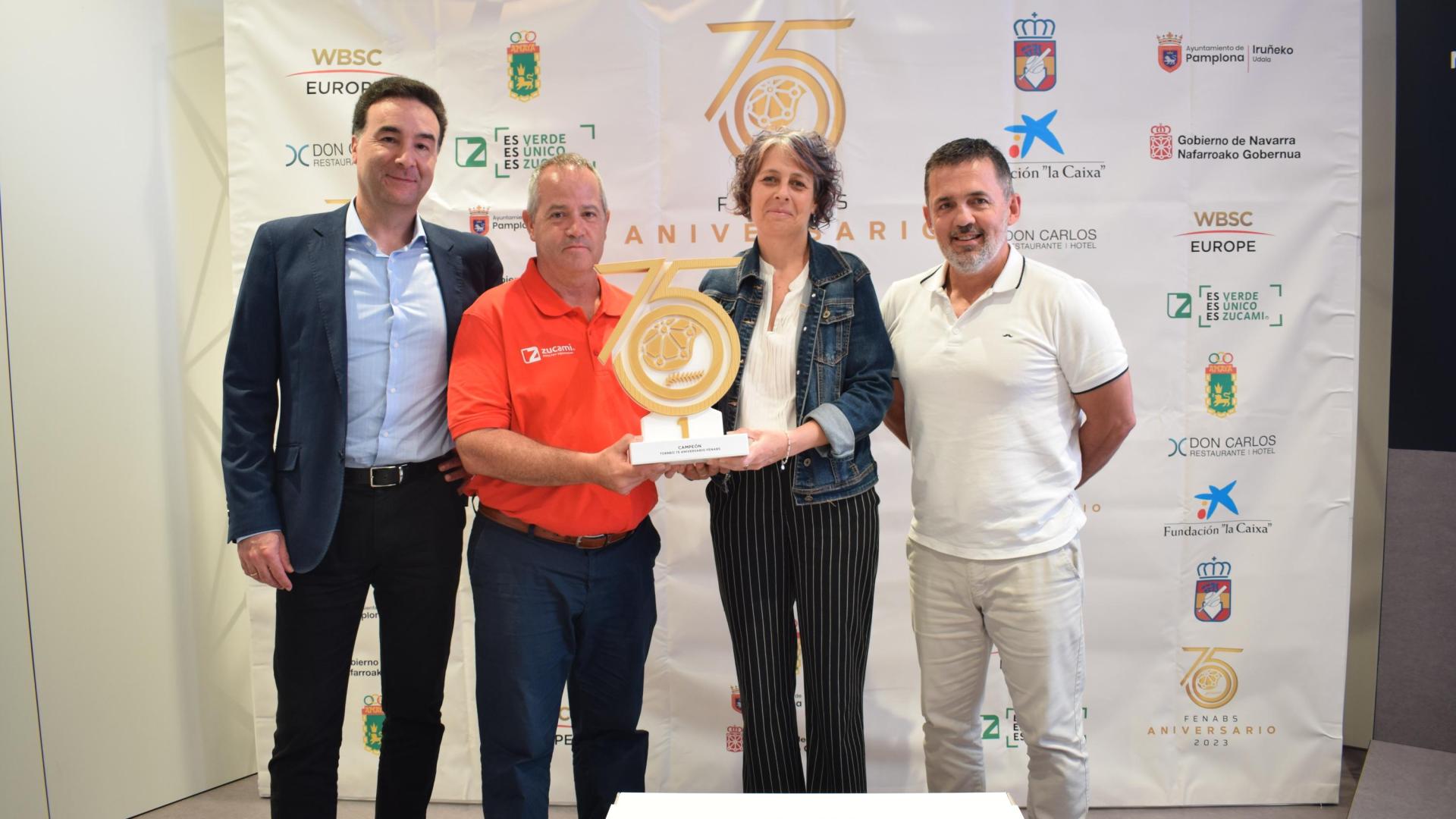 De izquierda a derecha: Álvaro Hurtado (CEO de Zucami), Pablo Carpio (presidente FENABS), Rebeca Esnaola (consejera de Cultura, Deporte y Turismo) y Jesús Lisarri (presidente RFEBS), ayer en la Casa del Deporte