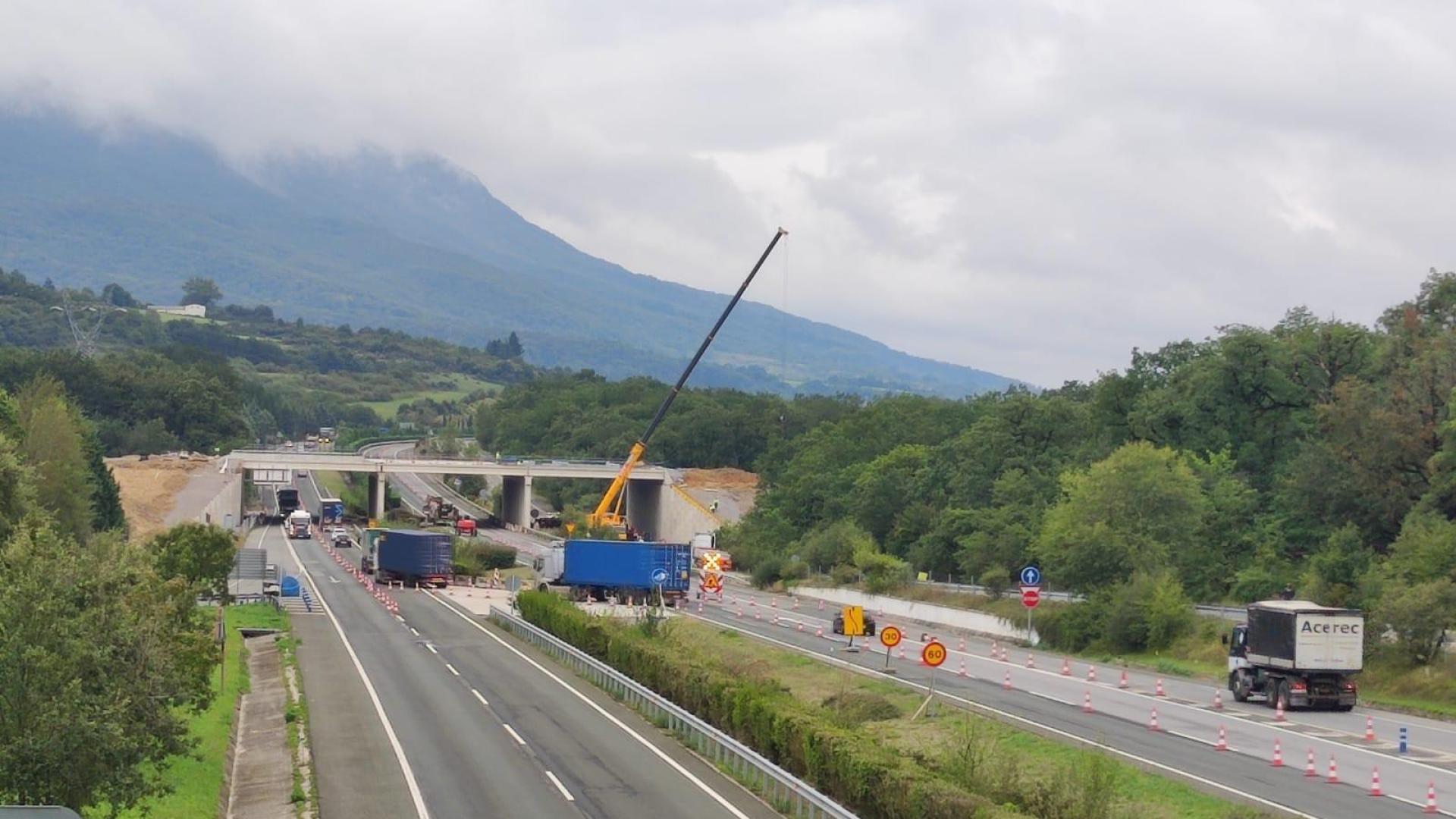 Imagen de las obras que se llevan a cabo en la A 10, autovía de Sakana