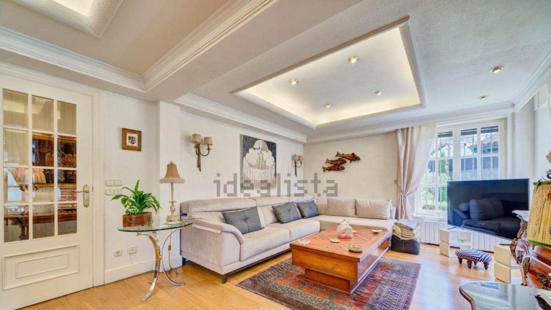 Salón de la casa disponible en la calle Valle de Egües