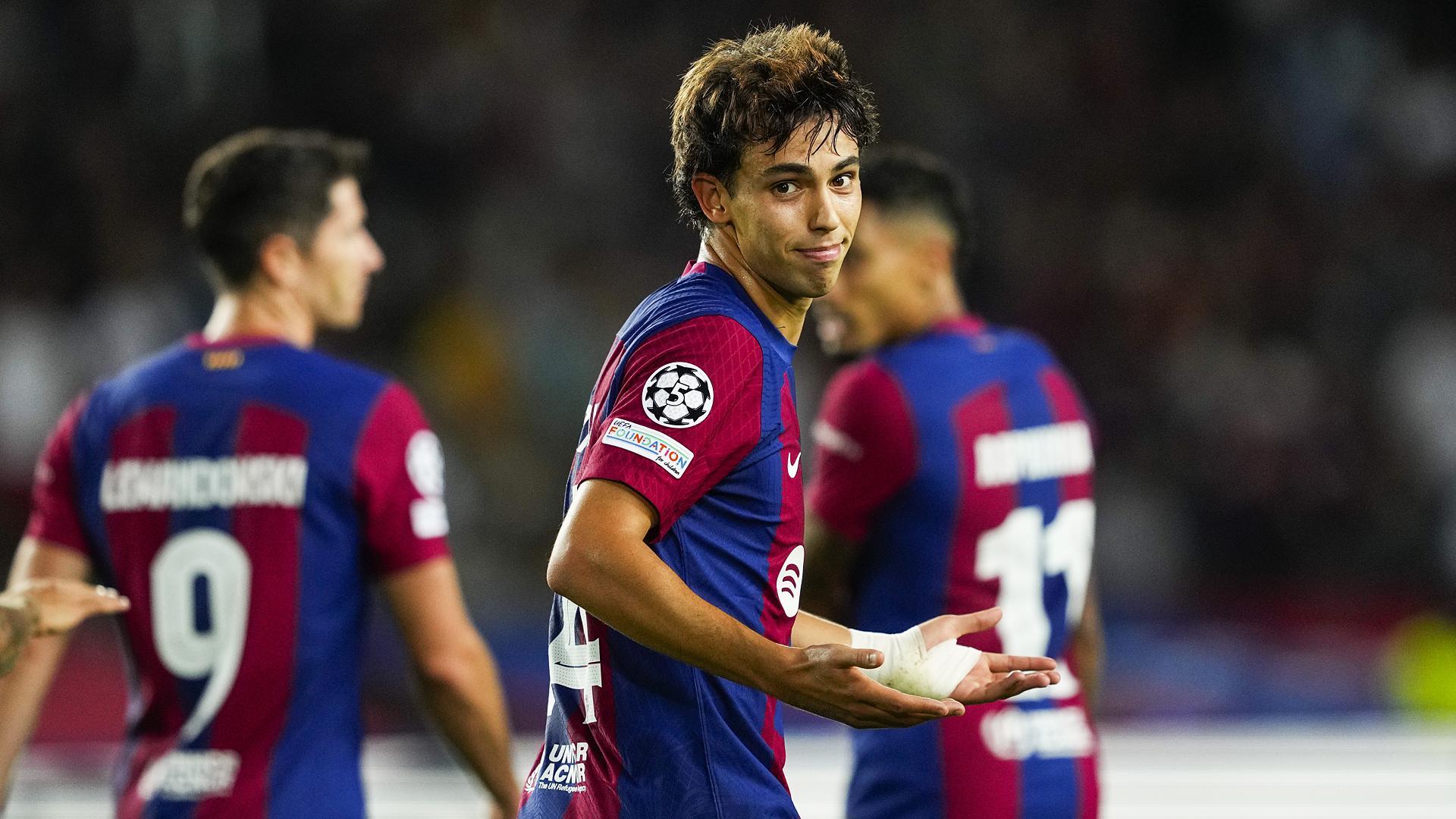 Joao Félix se dirige a la cámara tras anotar uno de los dos tantos marcados al Amberes