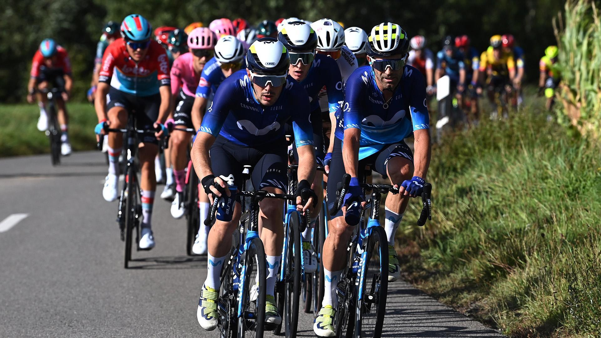 Los corredores del Movistar, al frente del pelotón en el Tour de Luxemburgo