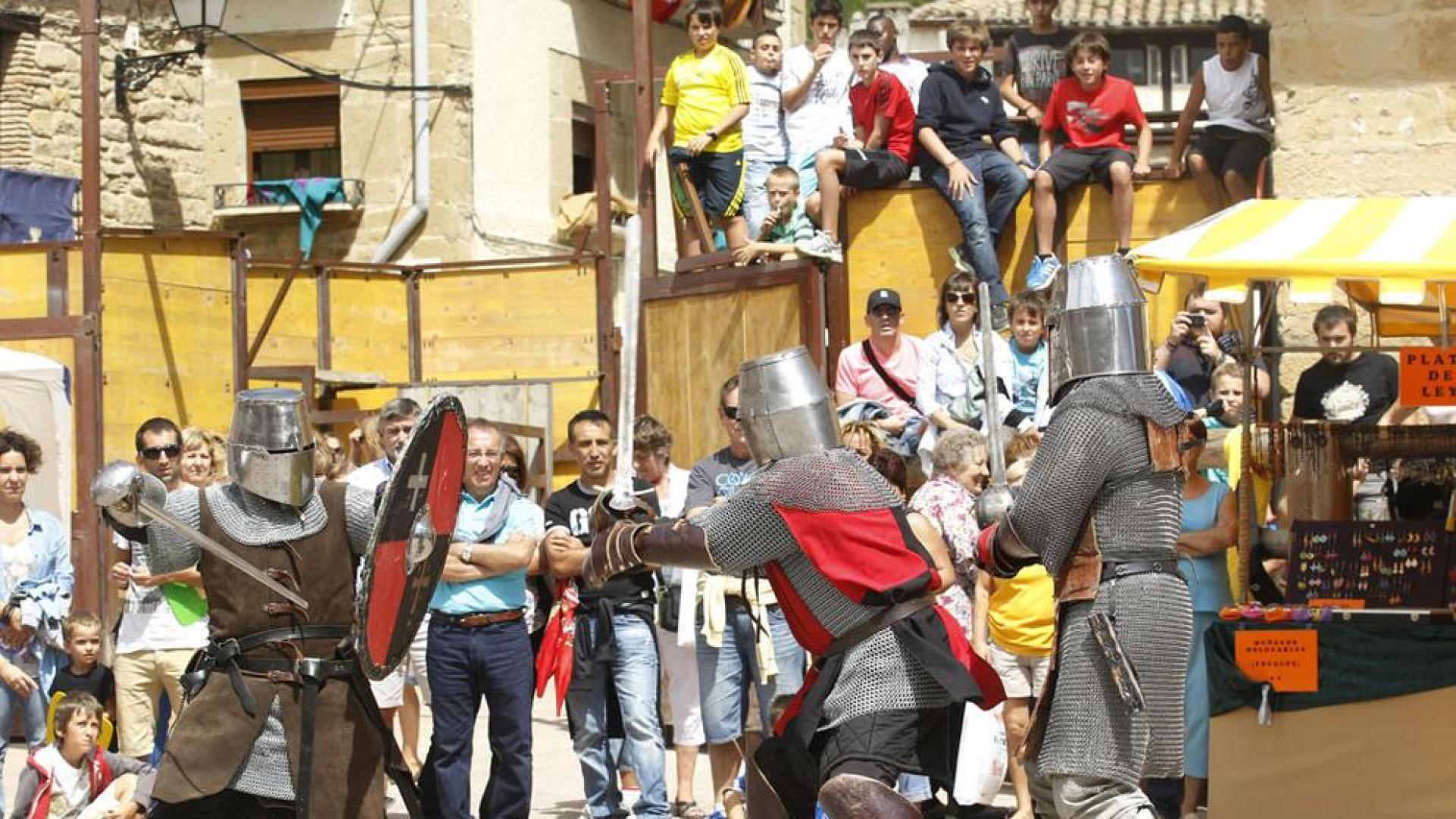 Artajona celebra este fin de semana un nuevo 'Encuentro con la Historia' y viaja al medievo.