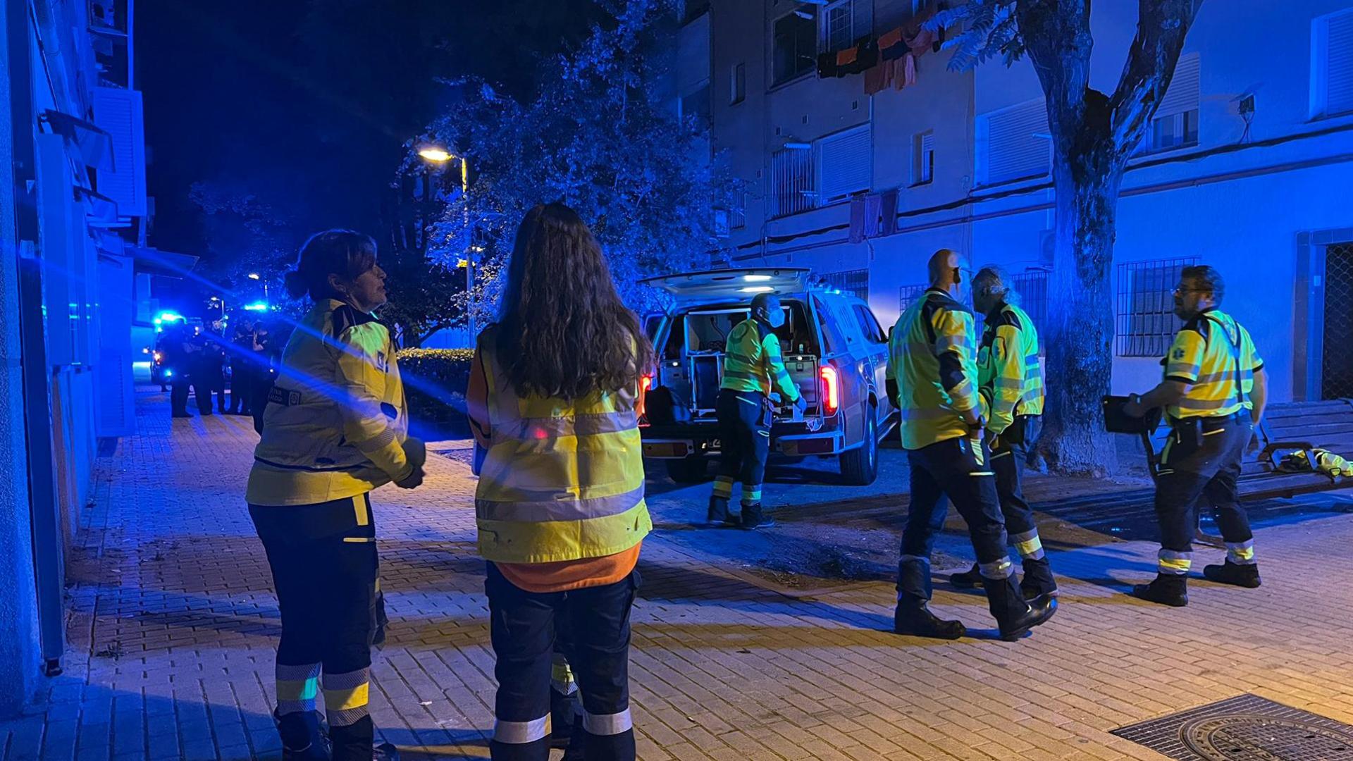 Miembros de Emergencias Madrid en el lugar del suceso