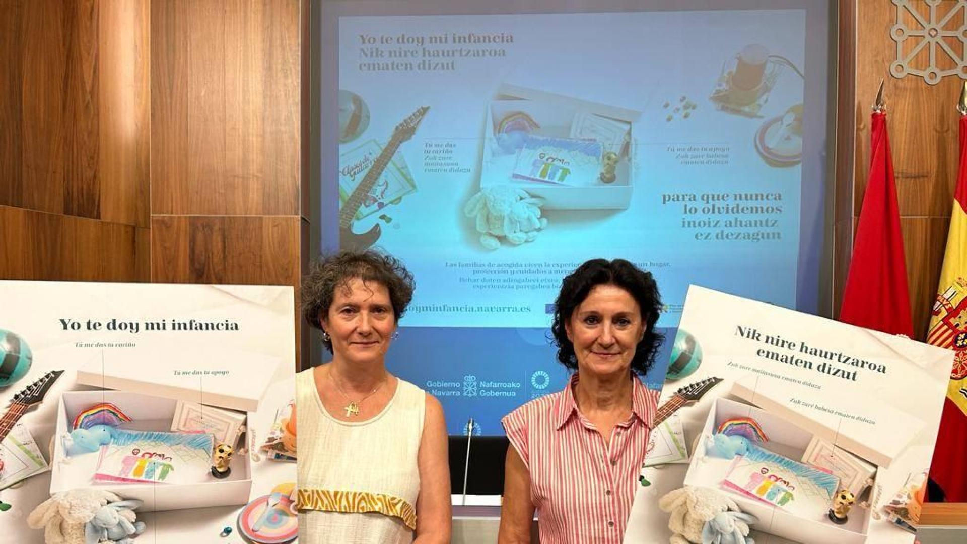 Inés Francés, directora de la Agencia Navarra de Autonomía y Desarrollo de las Personas; y Chus Sádaba, madre de acogida de dos hermanos y miembro de la asociación Magale.