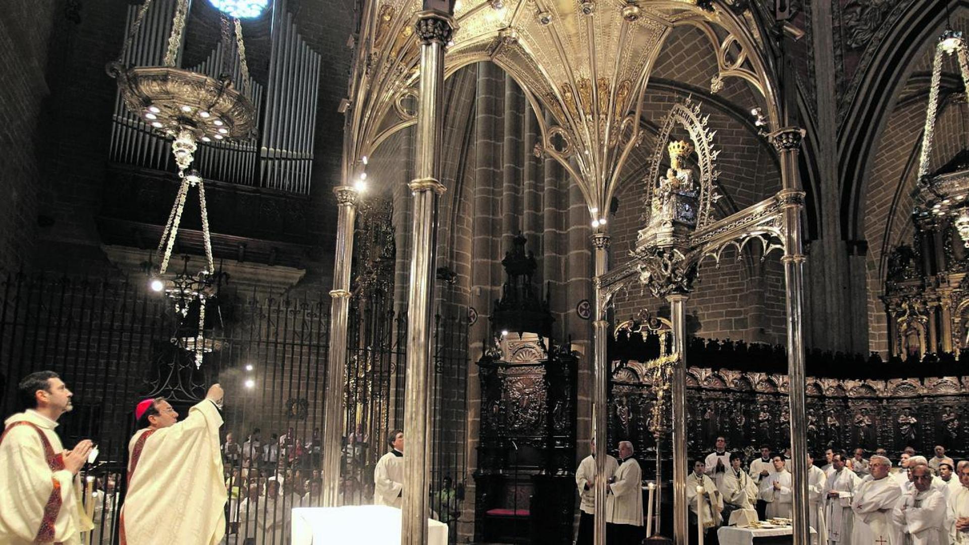 Ordenación por parte del arzobispo de cuatro sacerdotes navarros en el año 2008