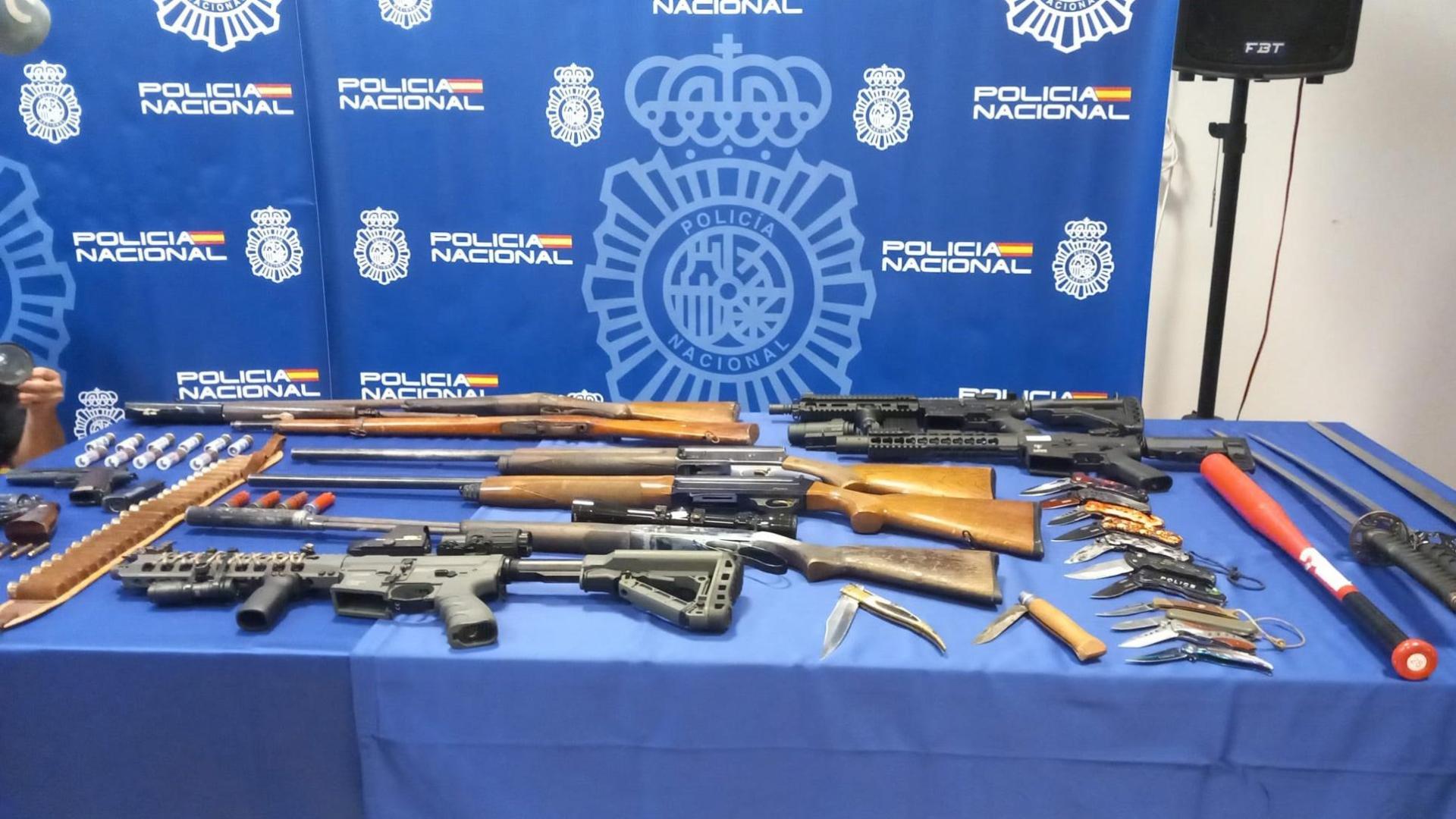 Armas intervenidas a los presuntos autores de los tiroteos en la barriada de la Bajadilla en Algeciras
