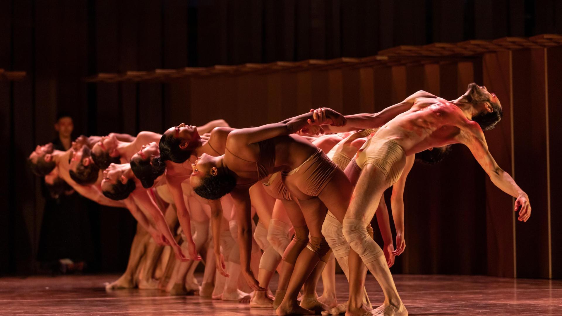Otra escena de la coreografía creada por Sidi Larbi Cherkaoui