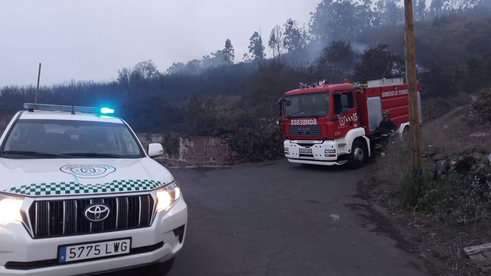 Equipos de extinción en la reactivación del incendio de Santa Úrsula en Tenerife