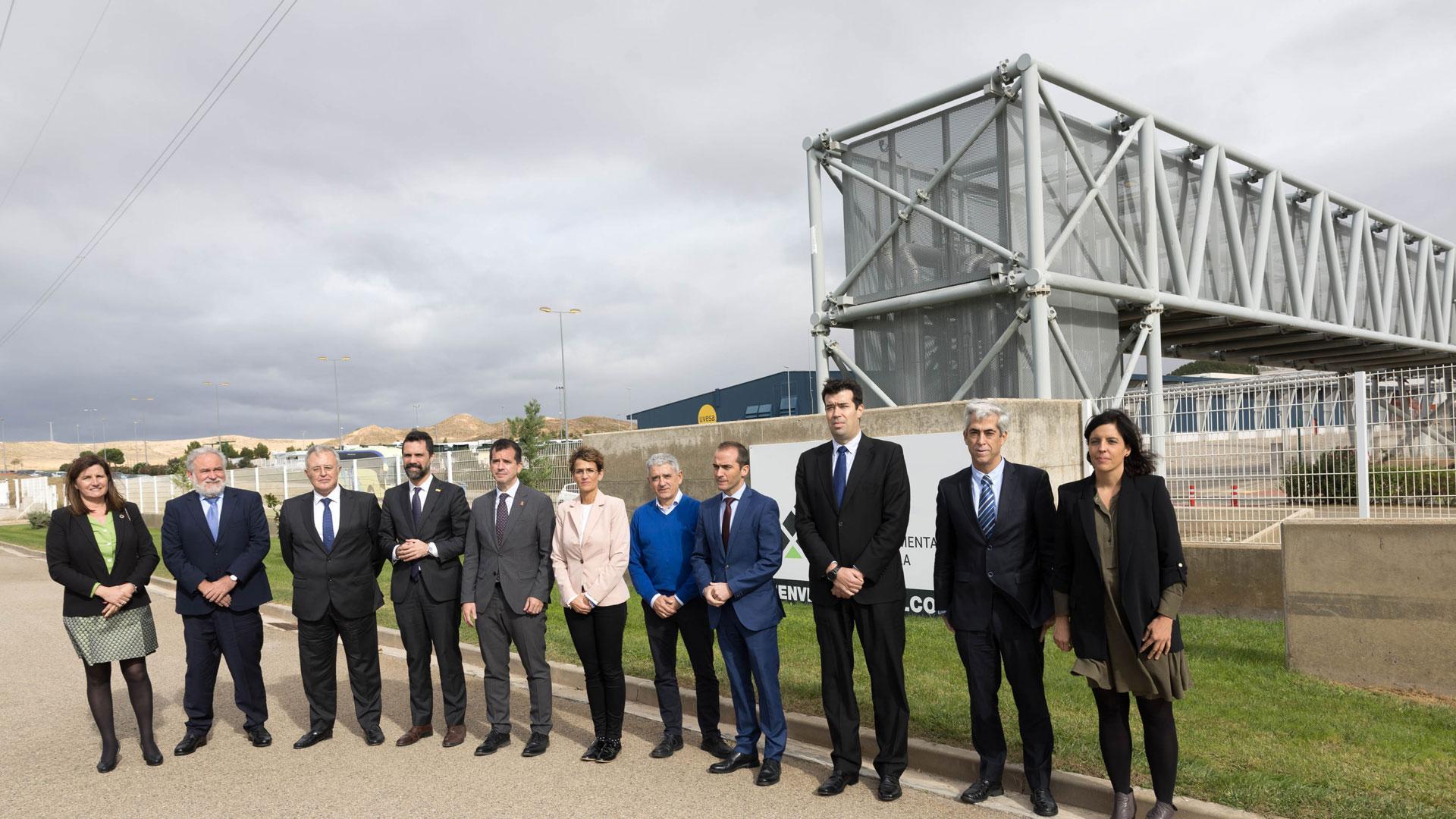 Imagen de las autoridades asistentes a la presentación del proyecto de planta de hidrógeno verde que tuvo lugar en la Ciudad Agroalimentaria de Tudela (CAT) el pasado año 2022.