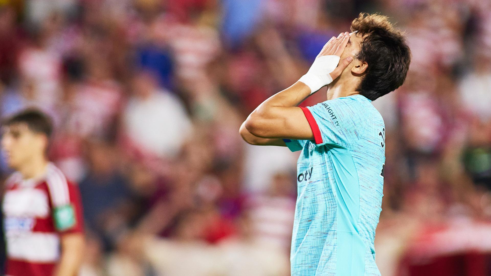 Joao Felix se lamenta tras una ocasión fallada contra el Granada