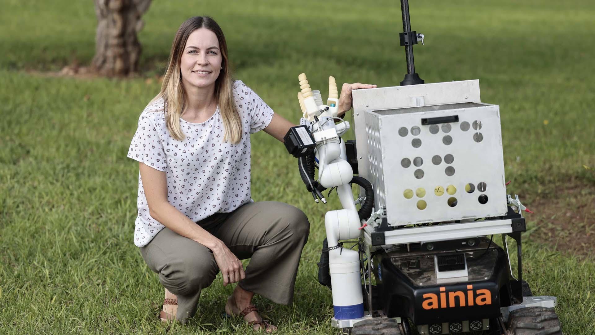 La responsable del proyecto Foodcollect, Gabriele Kubiliute, junto a Ramonet