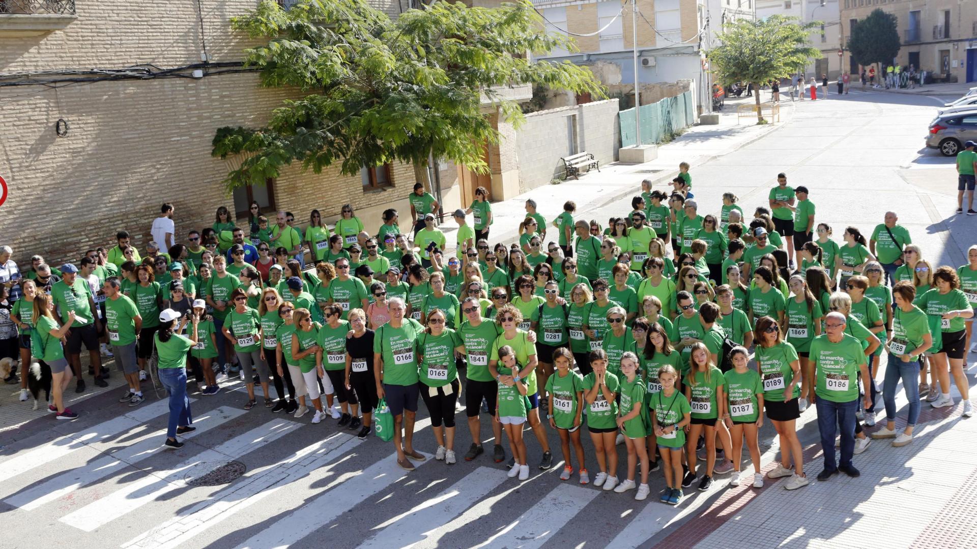Imagen de parte de los asistentes a la Marcha Contra el Cáncer celebrada recientemente en Arguedas