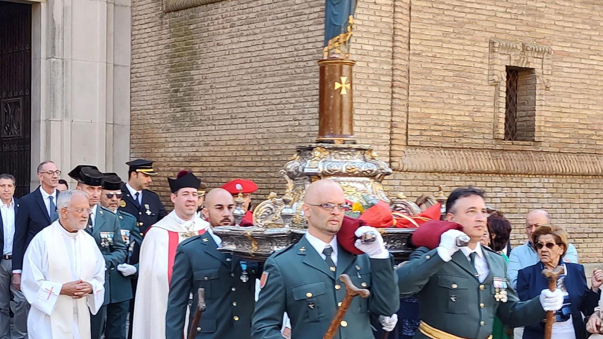 CORELLA El cuartel de la Guardia Civil de Corella celebró ayer la festividad de la Virgen del Pilar con la procesión de la imagen desde la parroquia del Rosario. A la cita acudieron, entre otros, el alcalde de la ciudad, Gorka García Izal, y mandos de otros cuerpos de seguridad de Corella