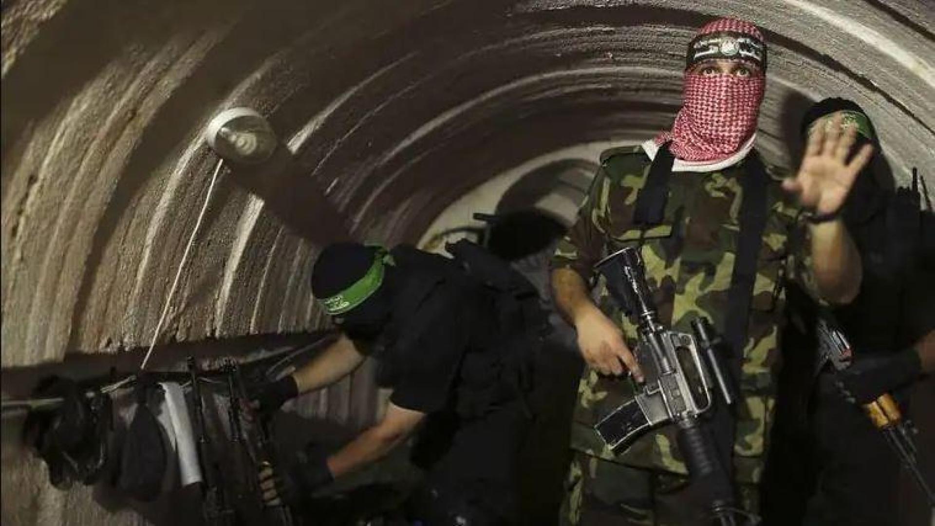 Imagen de archivo de los terroristas de Hamás en el interior de uno de los túneles clandestinos de Gaza