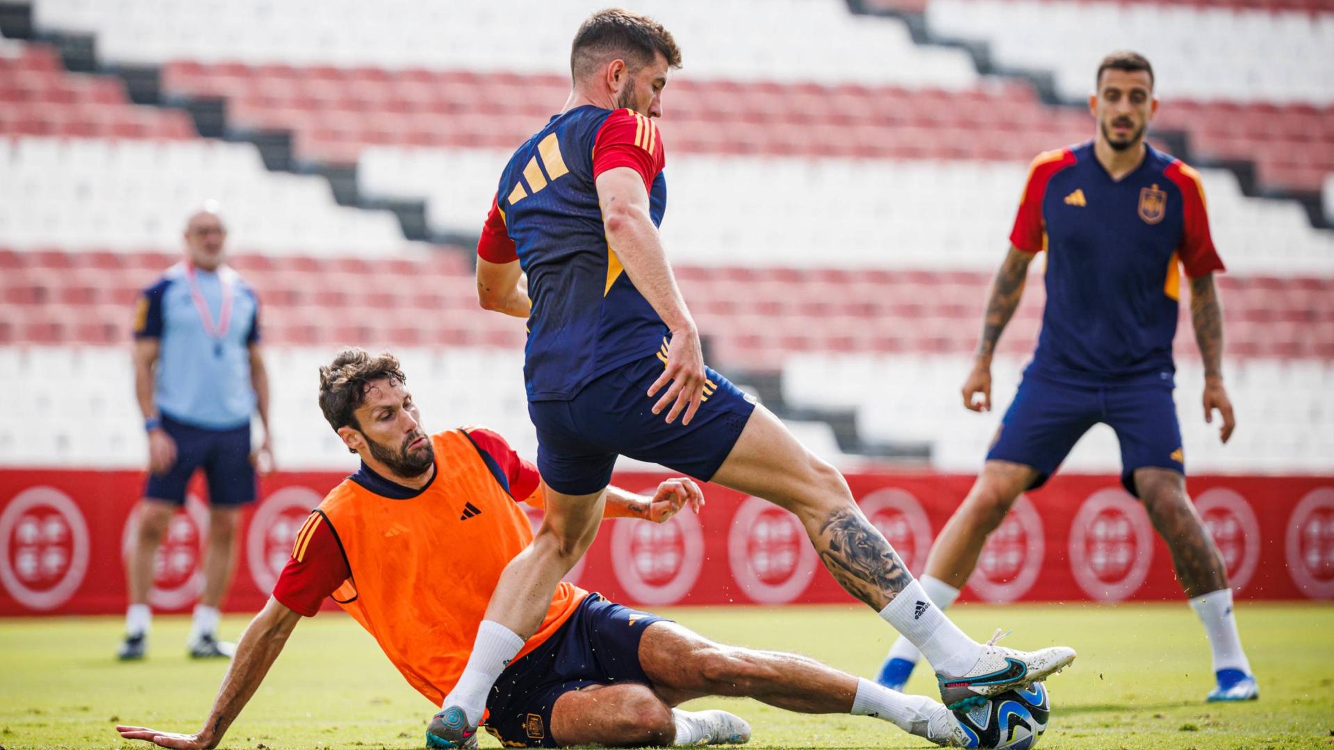 La selección española entrenando antes de su partido frente a Noruega