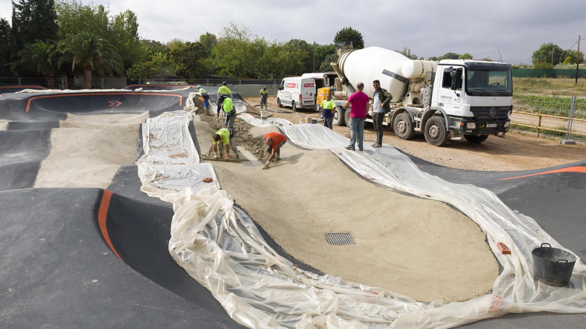 A: BLANCA ALDANONDO
F: 13/10/2023
P:  
L: TUDELA
T: HORMIGONADO DE LAS PISTAS DE PUMP TRACK