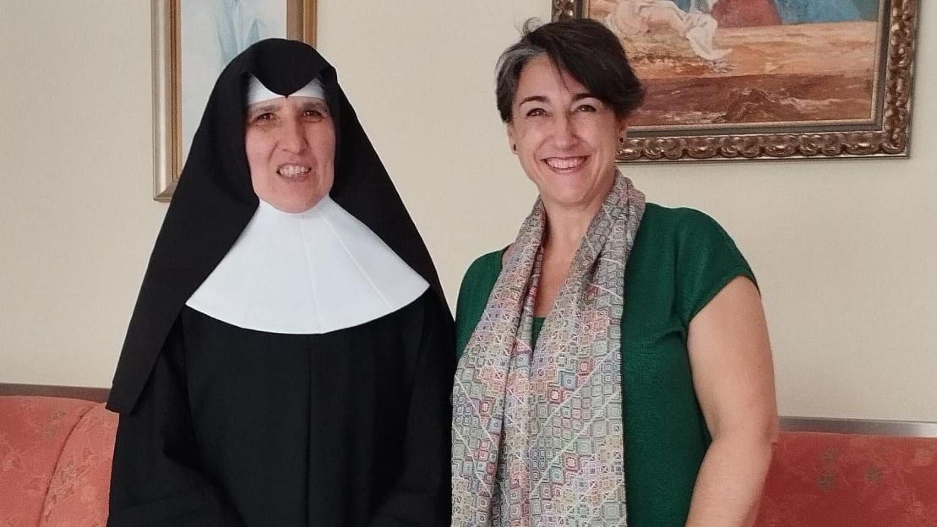 Sor María Goretti, del Hogar San Francisco Javier, y Alicia Osés