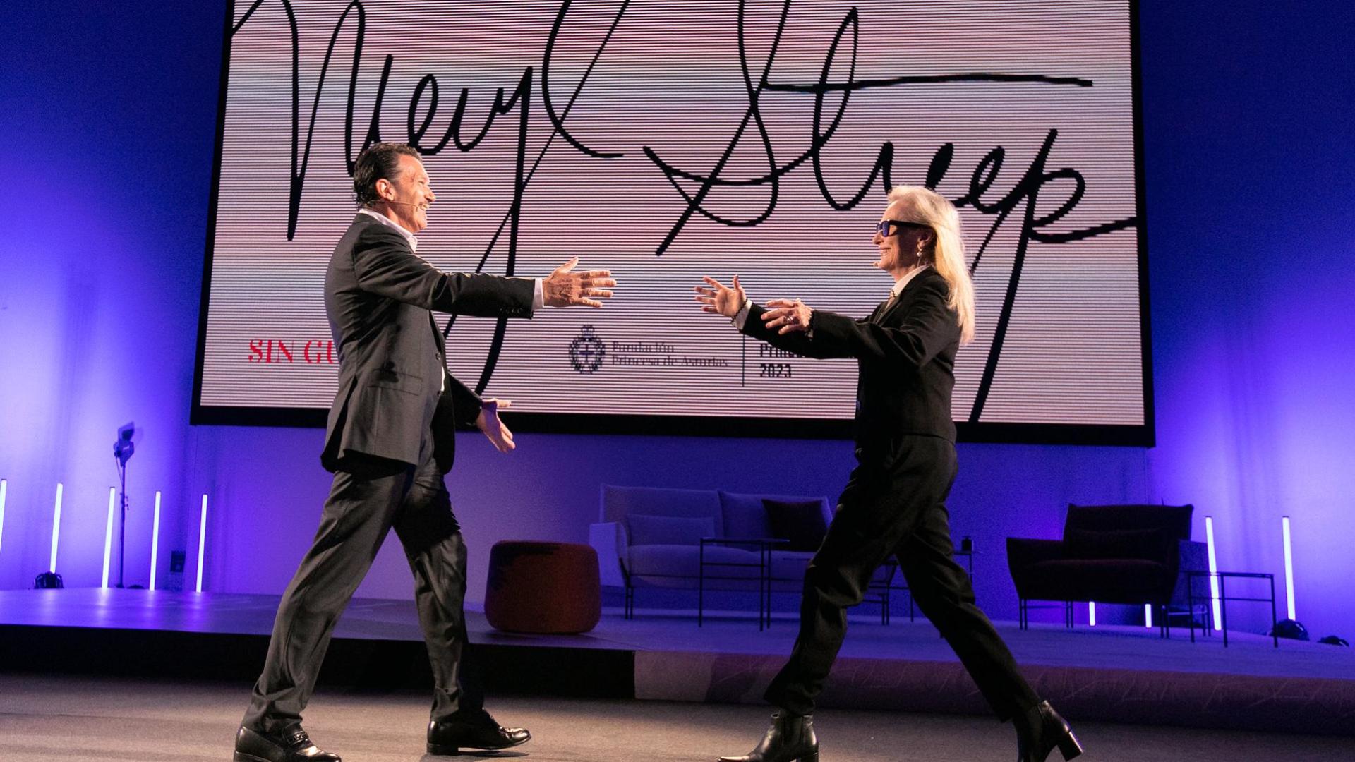 Los actores Meryl Streep y Antonio Banderas participan en el acto ‘Sin guion. Encuentro con el público’, en el Palacio de Congresos de Oviedo