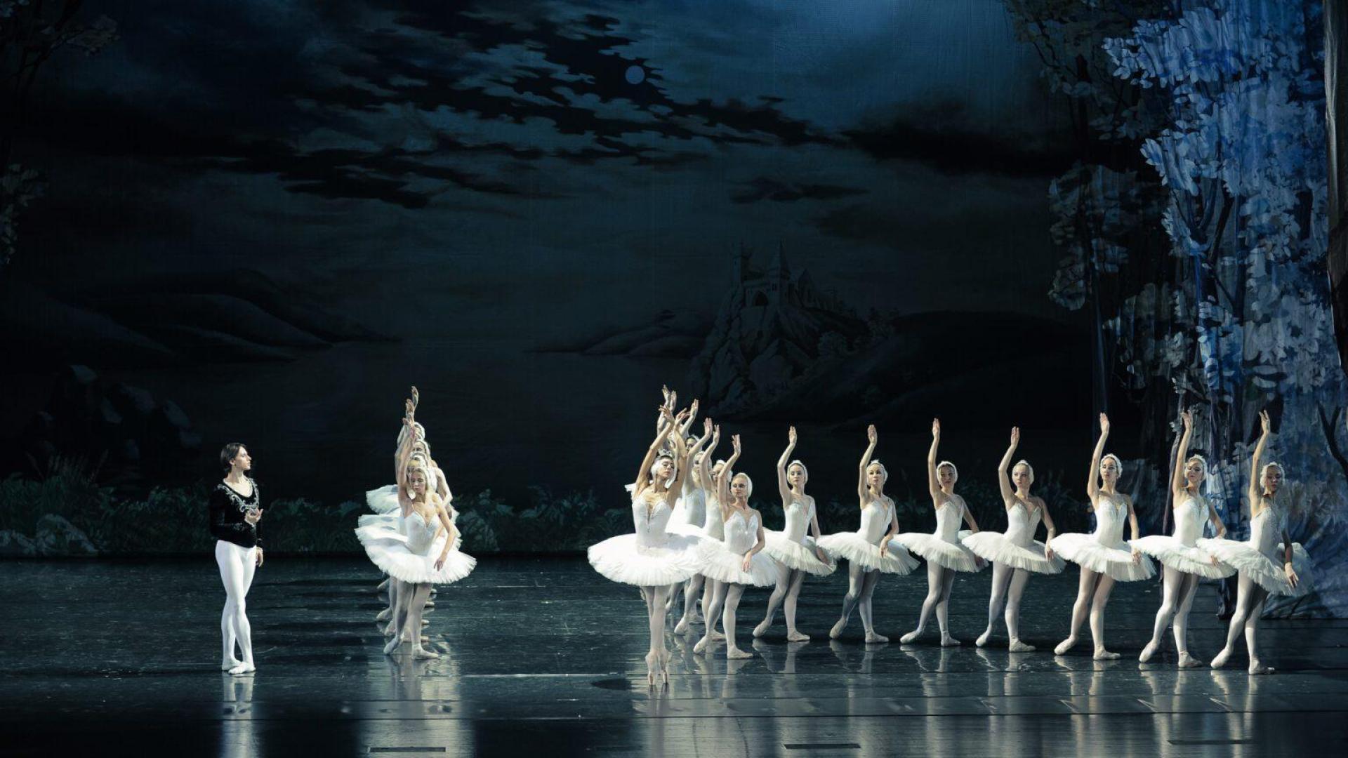 El Ballet de Kiev regresa hoy al Gayarre con 'El lago de los cisnes'.