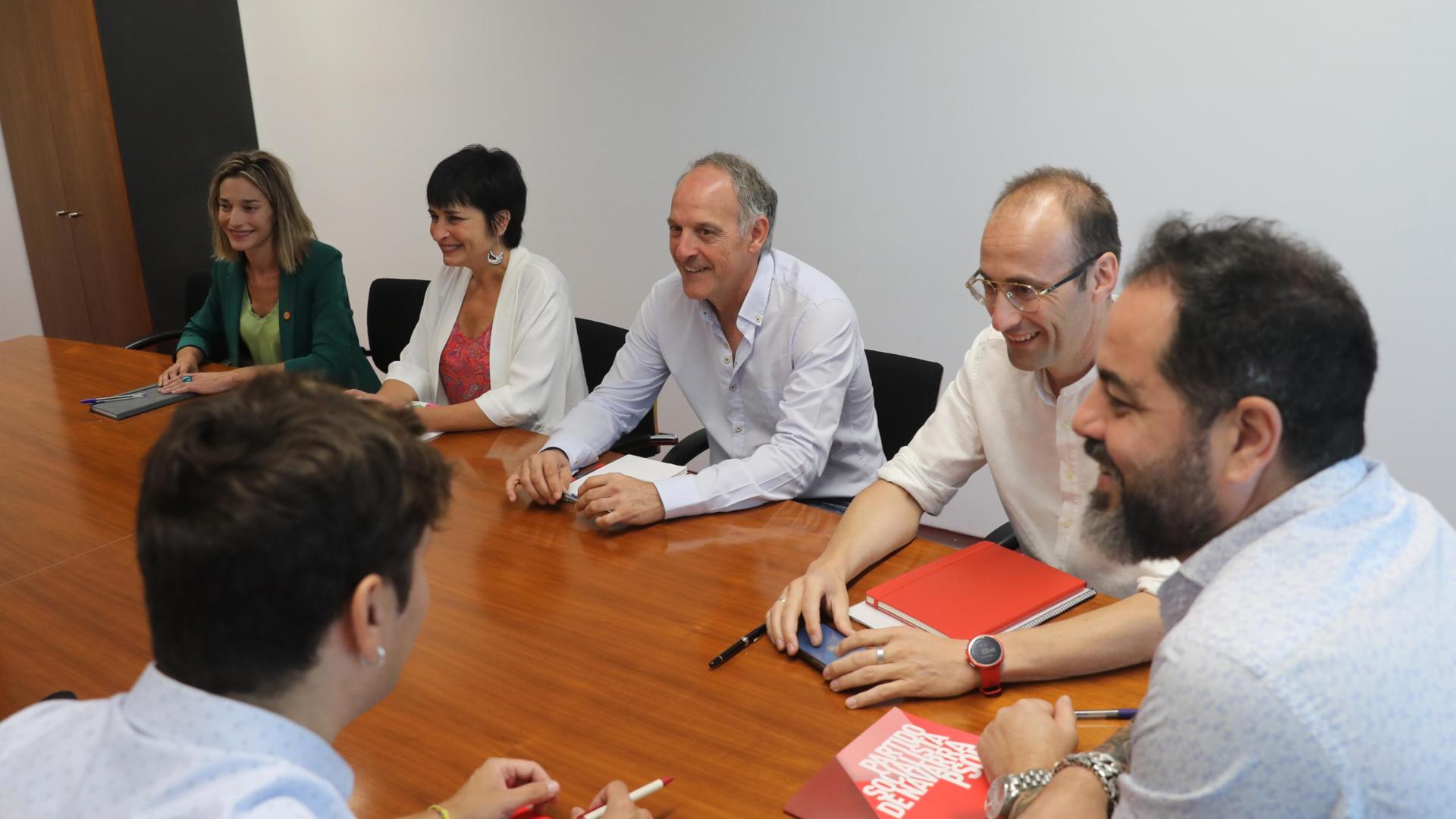 Reunión entre Bildu y PSN durante las negociaciones para formar el Gobierno de Navarra