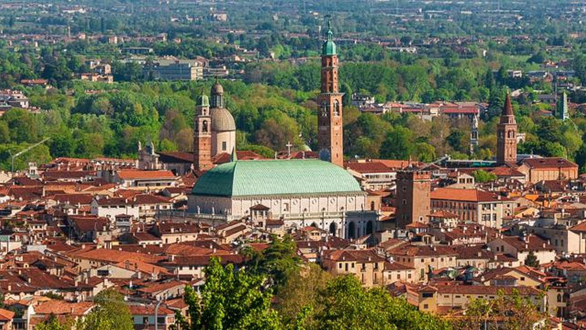 El santoral del 27 de octubre homenajea a San Bartolomé de Bregantia. En la imagen, vista de Vicenza (Italia), su ciudad natal