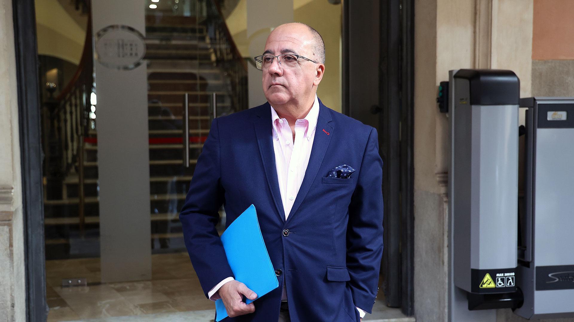 El diputado Xisco Cardona, elegido por Vox en la circunscripción de Menorca, deja el grupo del partido por desavenencias con sus compañeros