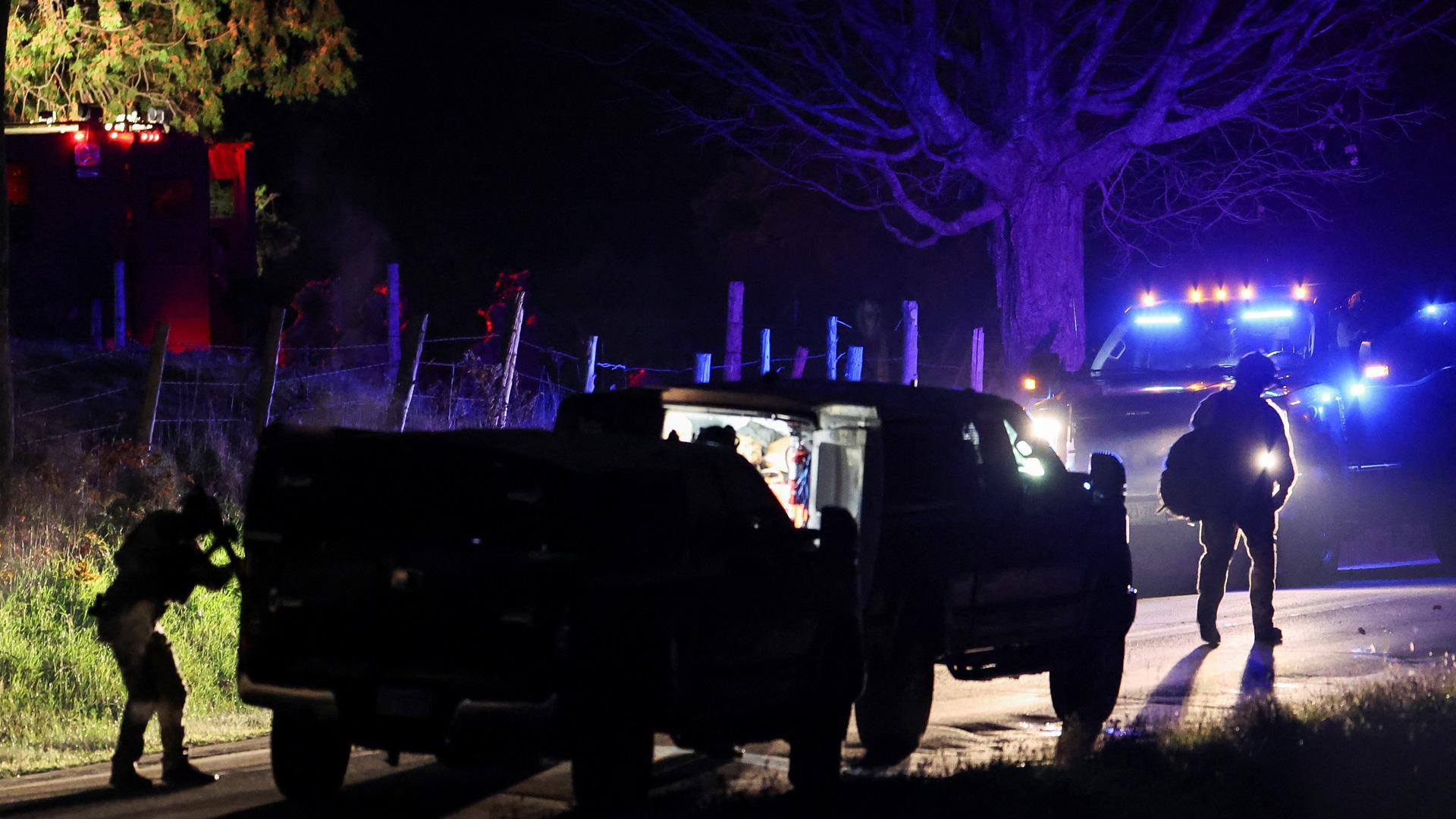 Agentes de policía, durante el rastreo