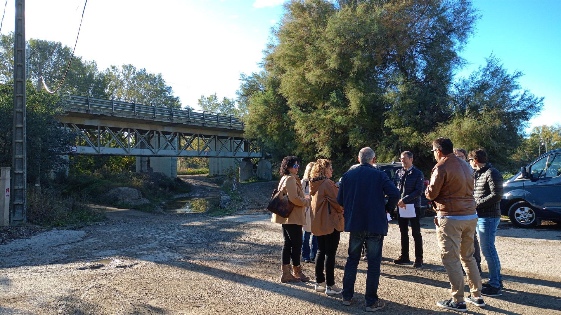 Visita al puente de la carretera NA-660 en Marcilla