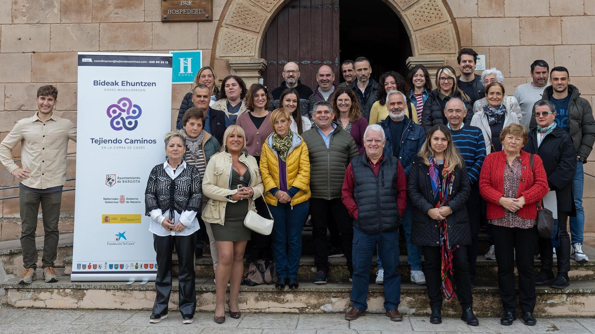 Vecinos y representantes municipales de los pueblos de la Sierra de Codés, en la jornada sobre vivienda celebrada este viernes