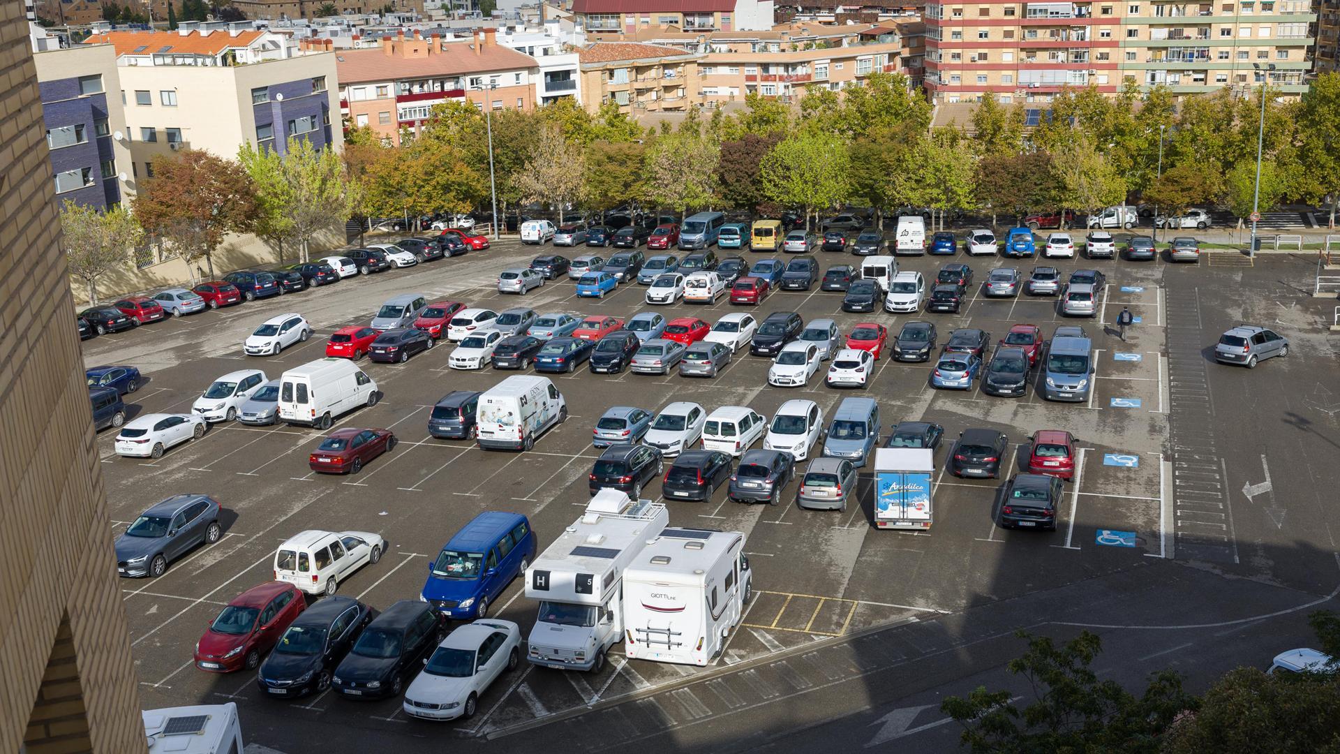 Una imagen del parking público de la avenida Argentina, donde se instalarán, sobre unas marquesinas o pérgolas, las placas solares previstas