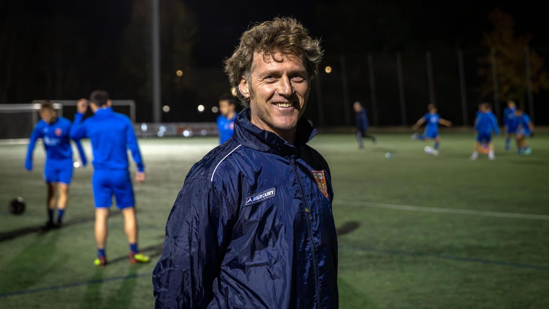 Txiki Akaz, entrenador del Valle de Egüés, antes de la sesión del lunes