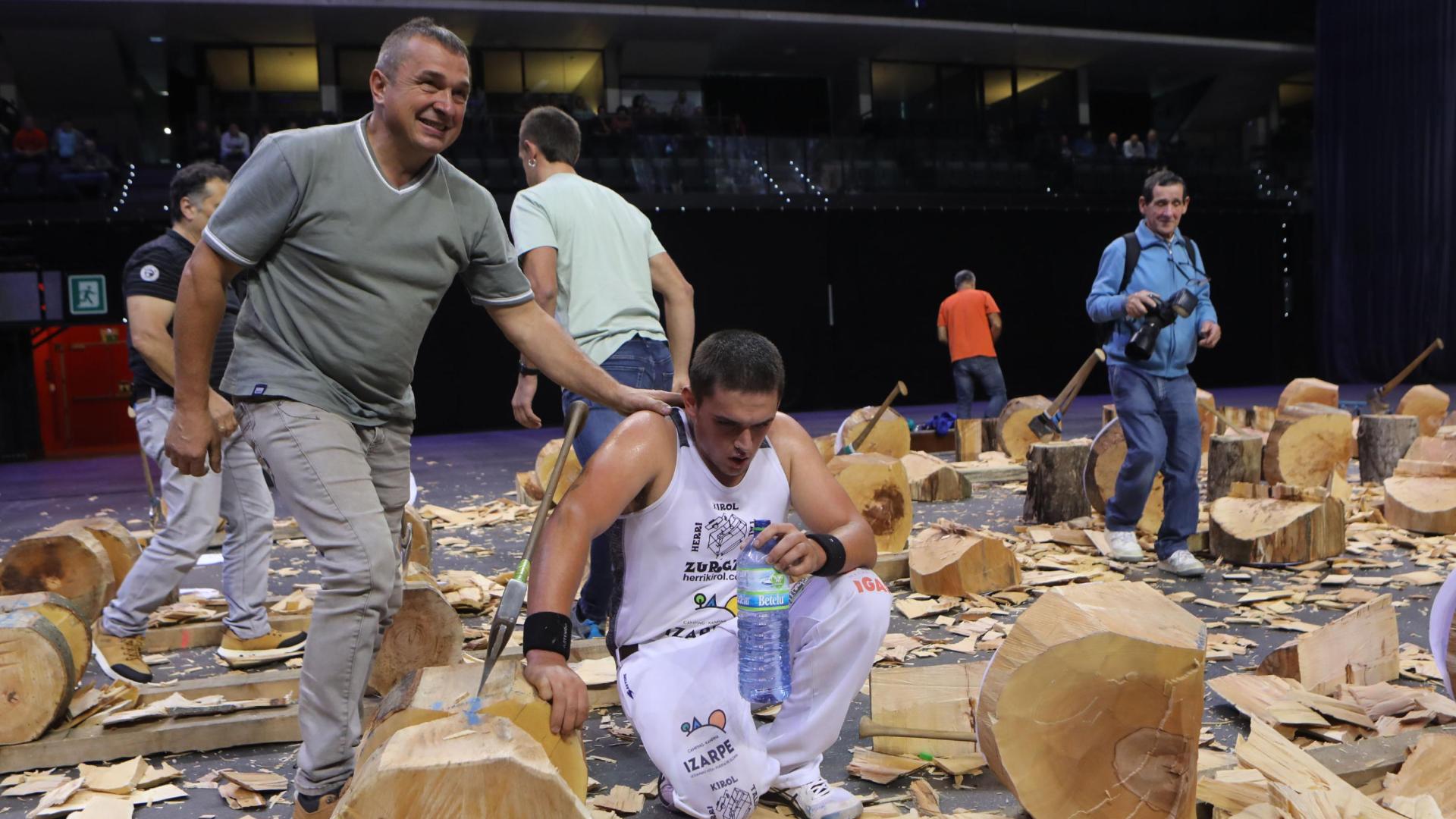 Xuban  Kañamares, agotado nada más terminar el campeonato en el Navarra Arena.