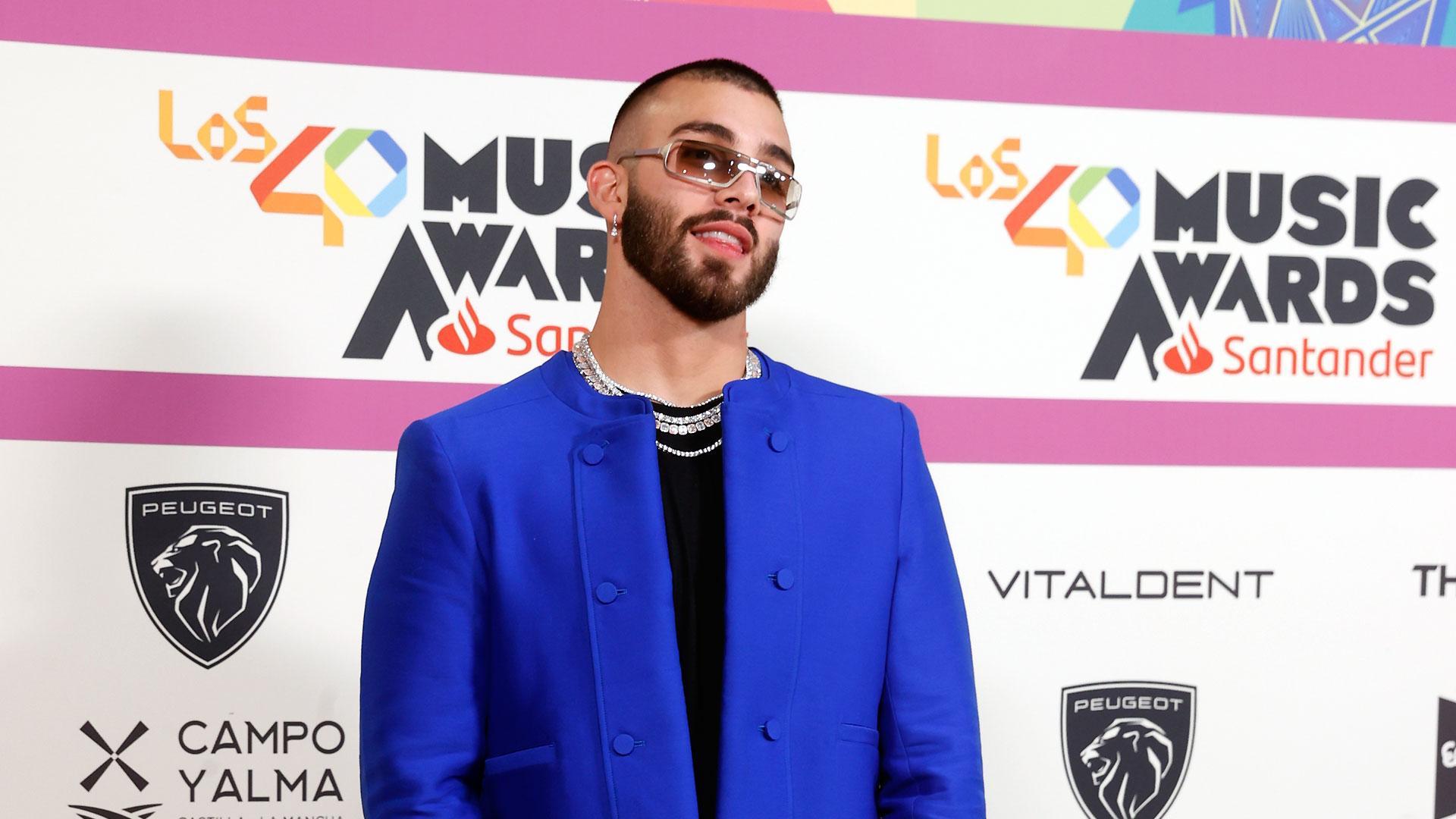 Manuel Turizo posa a su llegada a la gala Los40 Music Awards Santander 2023