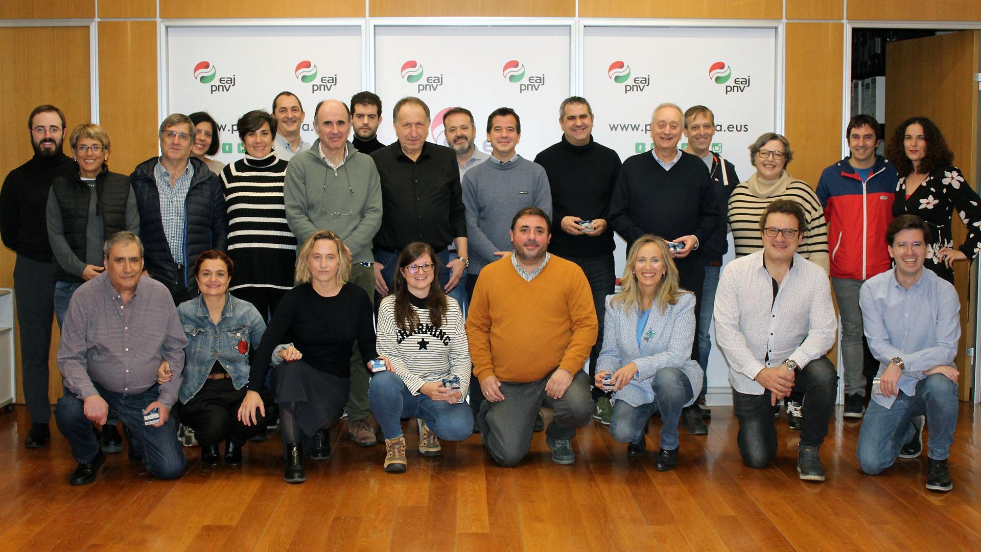 Foto de familia tras el homenaje a los cargos del PNV en Navarra durante la legislatura 2019-2023