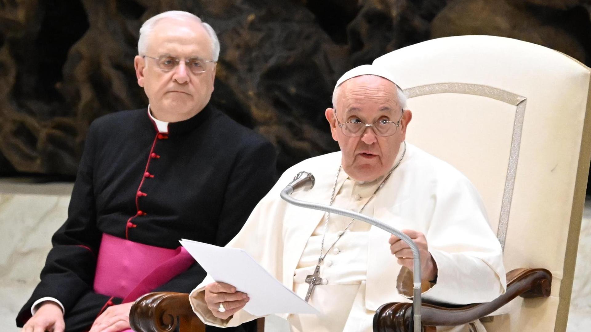 El papa Francisco, en una audiencia en sala Pablo VI del Vaticano, este sábado