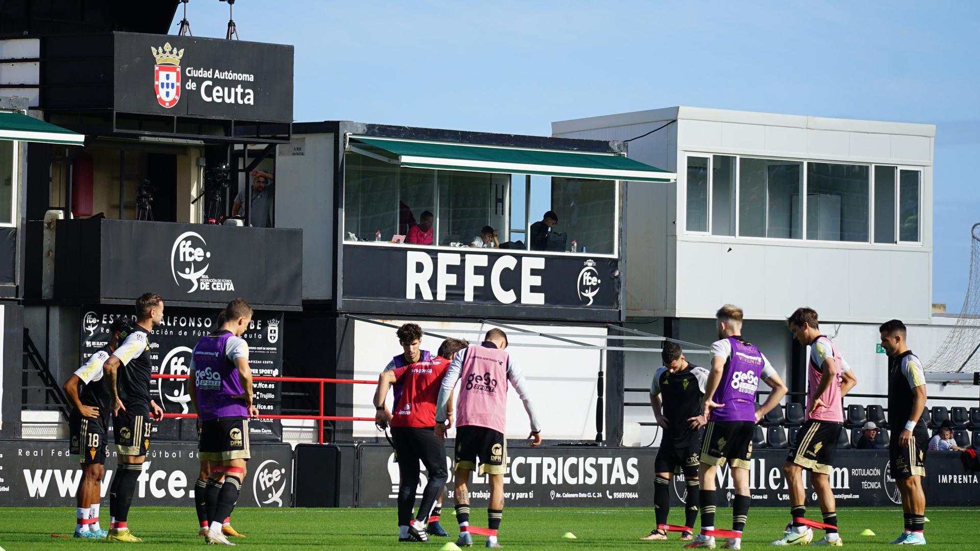 Los futbolistas del Real Murcia en Ceuta