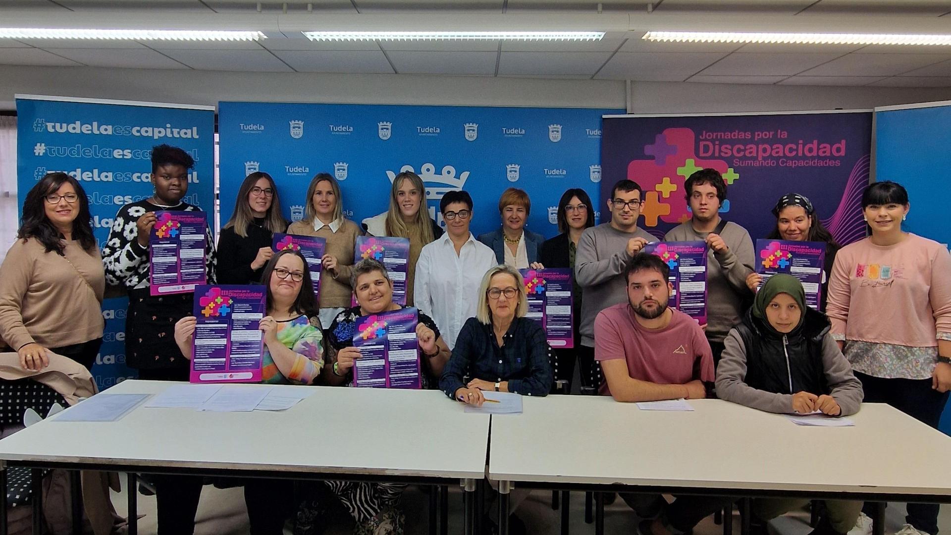 Representantes de las distintas entidades que forman el Consejo Local de la Discapacidad de Tudela