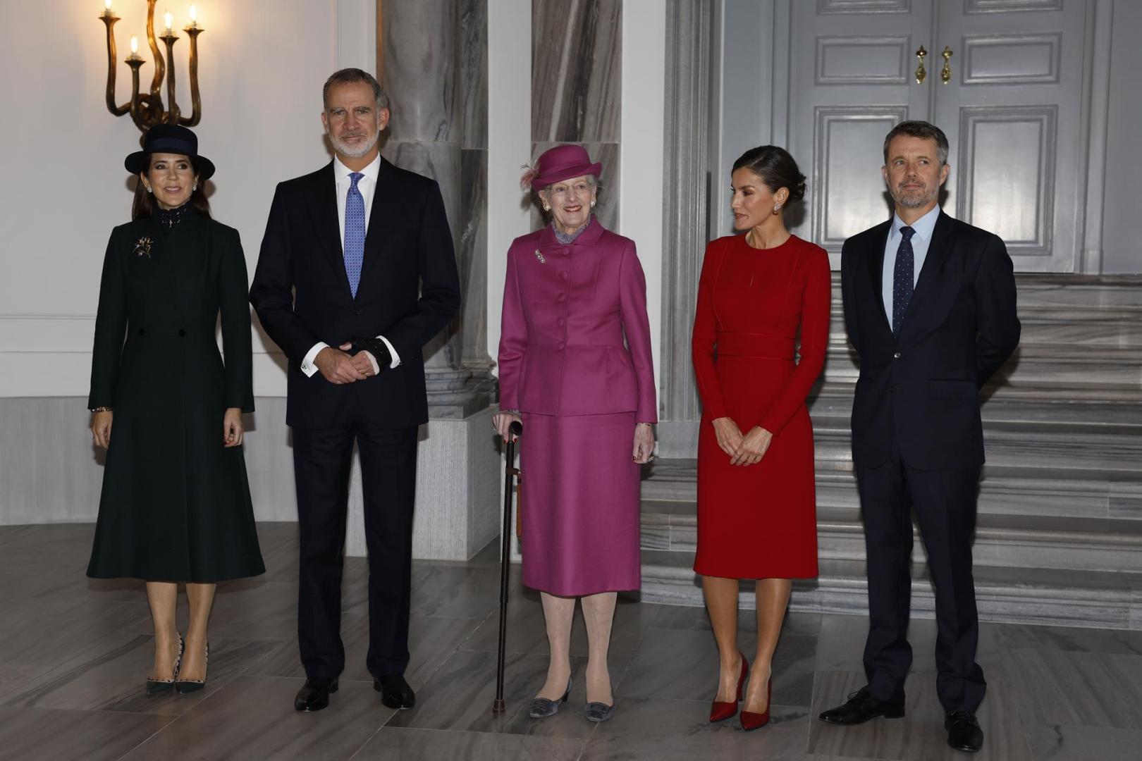 Los reyes, junto al príncipe heredero de Dinamarca y su esposa, y la reina Margarita