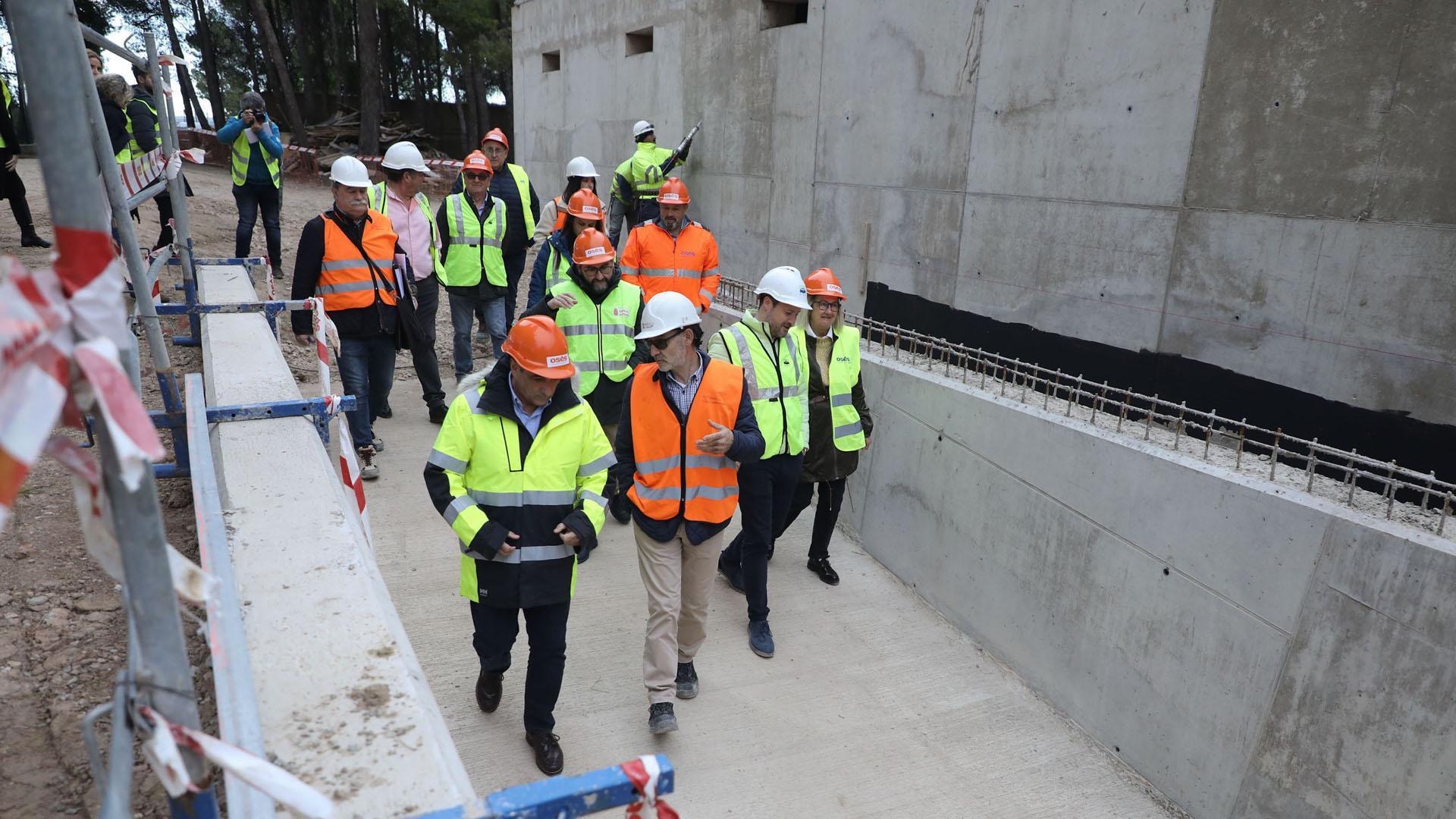 Momento de la visita de Óscar Chivite y Alejandro Toquero a la obra