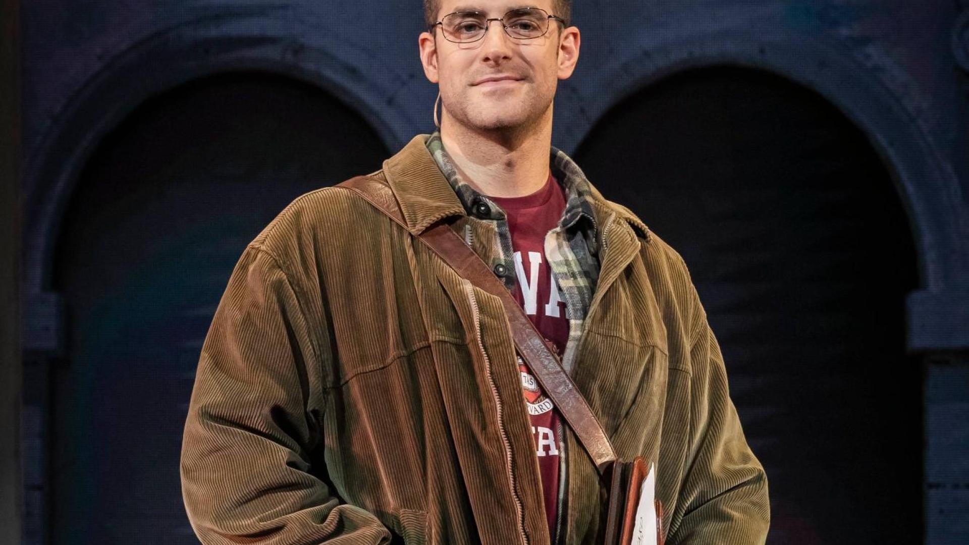 Ïñigo Etayo interpreta a Emmett Forrest, el cómplice perfecto de la protagonista, Elle Woods