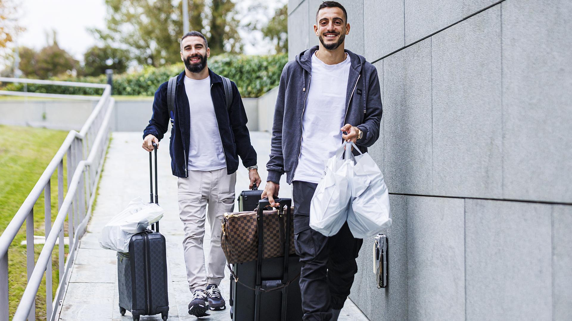 Carvajal y Joselu a su llegada a Las Rozas