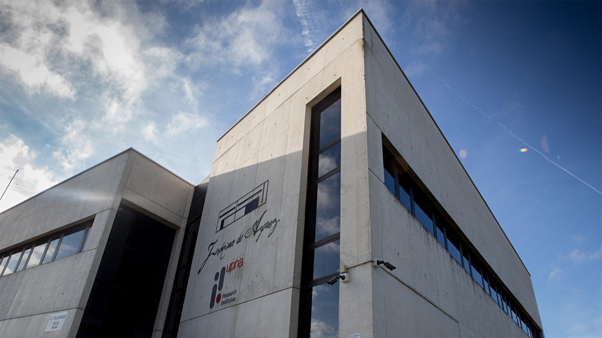 Exterior del edificio Jerónimo de Ayanz, en el campus de Arrosadia, sede de los institutos de investigación de la UPNA