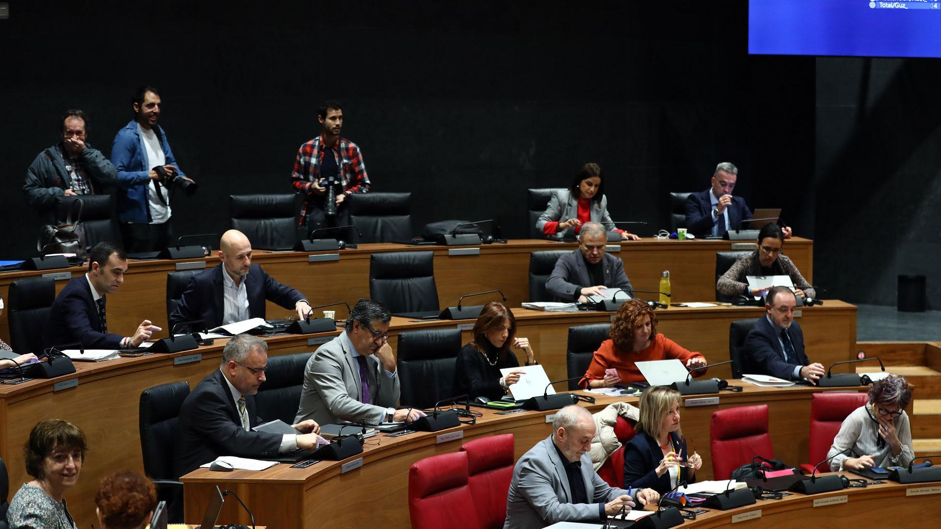 Momento del pleno del Parlamento de Navarra, este jueves.