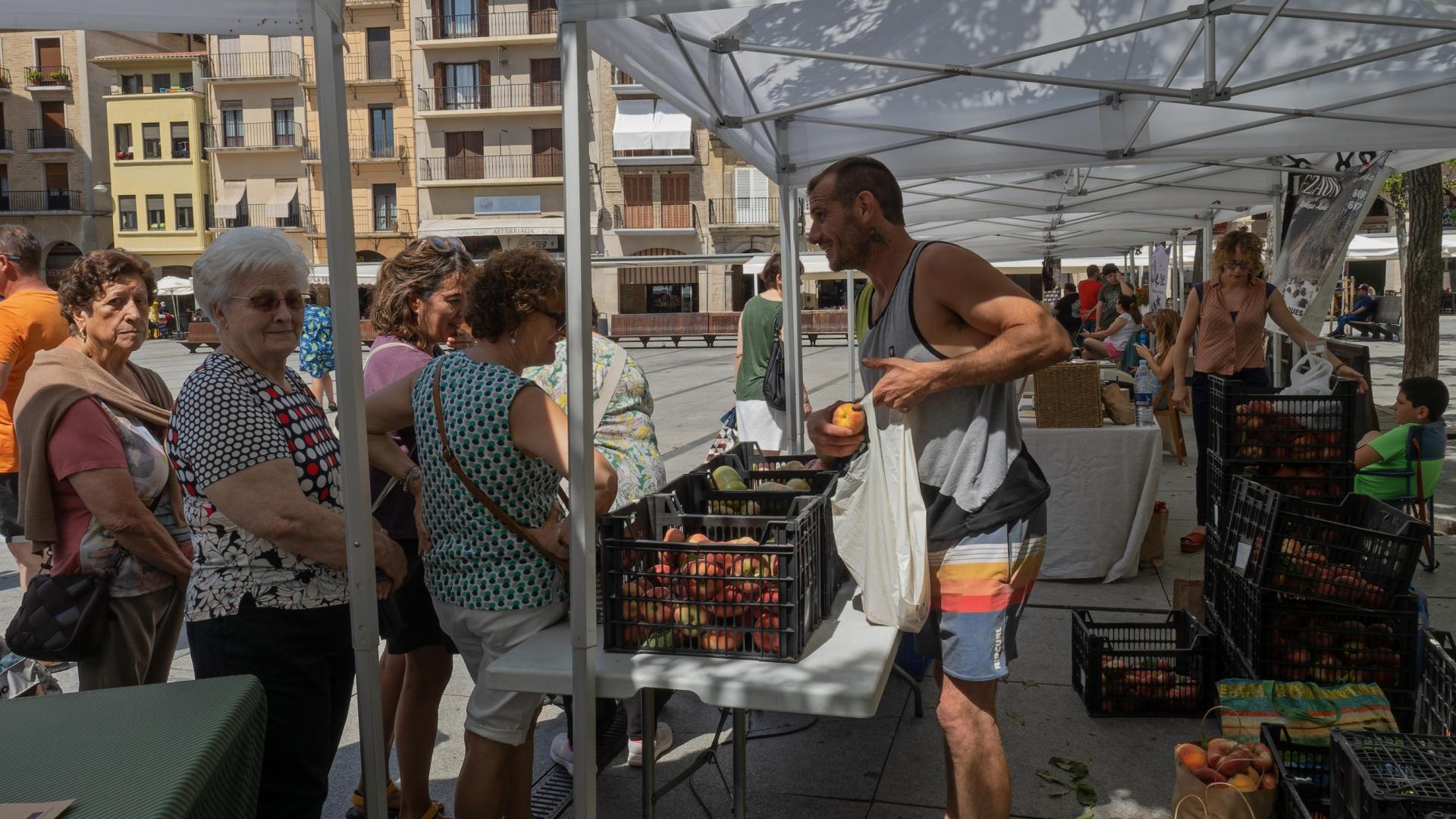 *A:MONTXO A.G.
*F: 2023-07-08
*L: ESTELLA-LIZARRA
*T: MERCADO DE LOS SABADOS DE PRODUCTO LOCAL PLAZARA
*P: