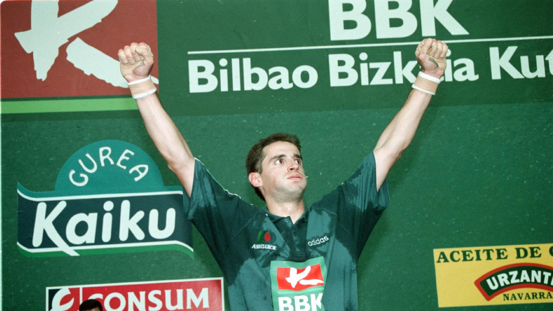 Rubén Beloki celebra su victoria en 1998