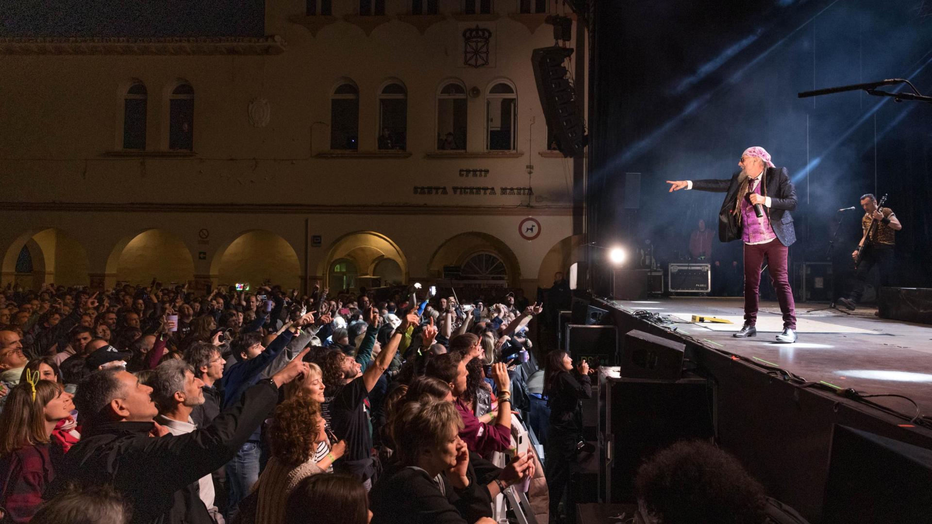 Instante de la actuación de El Drogas en el Festival Estaciones Sonoras de Cascante